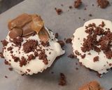A picture of step 5 of Oreo mini tarts.