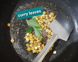 A picture of step 4 of Stuffed potato idli.