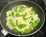 Foto del paso 2 de la receta: Higaditos encebollados con pimientos