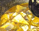 Foto langkah ke 5 dari resep Tahu dan Jantung Pisang Kuah Santan Pedas.