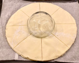 Foto del paso 4 de la receta: Pastel salado de hojaldre con jamón, queso y sésamo “sin gluten”