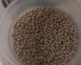 A picture of step 1 of سفید چنے کا سالن.