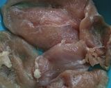 Foto langkah ke 1 dari resep Chicken filling with blackpaper and mushroom sauce.