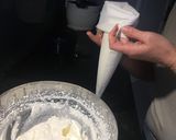Une image de l'étape 6 de Bûche de Noël aux fruits rouges.