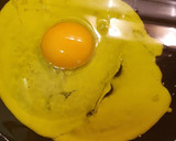 Foto del paso 2 de la receta: Huevos con patatas pimentado