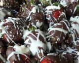 A picture of step 4 of Chocolate Dipped Strawberries.