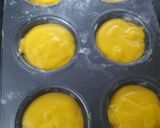 A picture of step 3 of Mango cup cake without oven.