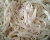Foto langkah ke 3 dari resep Pad Thai.