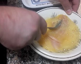 Foto del paso 3 de la receta: Milanesa de pollo gratinada con bacon