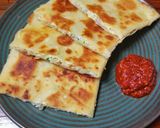 A picture of step 5 of Egg Paratha.