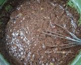 Foto langkah ke 4 dari resep Banana Moist Chocolate Cake.