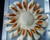 A picture of step 6 of Pavbhaji sunflower bread.
