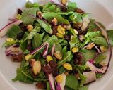 Foto del paso 4 de la receta: Ensalada de melón con pistachos y rúcula
