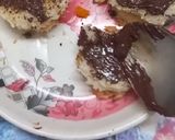 A picture of step 4 of Nutella sandwich smily.