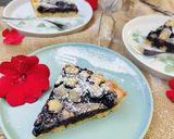 Foto del passaggio 6 della ricetta Crostata con confettura di more e sambuco