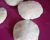 Foto del paso 4 de la receta: Mini panecillos de pan de pita