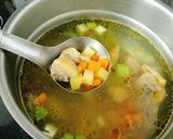 Hình bước làm 3 của món Canh Gà Nấu Cà Rốt Khoai Tây Cho Bé