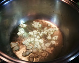 Foto del paso 2 de la receta: Sopa de lechuga romana con jamón curado