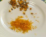 Foto del passaggio 1 della ricetta Polvere di petali di calendula