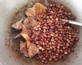 Foto langkah ke 4 dari resep Balado Ikan Asin Bilis & Kacang Tanah.