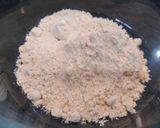 A picture of step 2 of Hary Mirch pakoray.