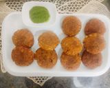 A picture of step 5 of Aloo Sabudana Vada (Potato and Tapioca Fritters).