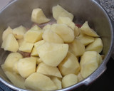 Foto del paso 2 de la receta: Guiso de costillas con patatas