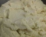 Foto langkah ke 3 dari resep Kue Semprit Bunga 1 Kg.