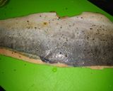 Foto del paso 5 de la receta: Salmón con tomillo y limón con un toque de salsa magui