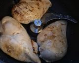 Une image de l'étape 1 de Suprêmes de poulet sauce champignons.