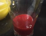 A picture of step 3 of Grapes-Strawberry Juice.