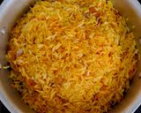 عکس مرحله 2 از دستور آلبالوپلو با مرغ حلزونی