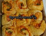 Foto langkah ke 5 dari resep Pizza Roll.