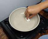 Foto langkah ke 3 dari resep Dadar Gulung Mawar.