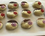 A picture of step 4 of Figs with white chocolate.