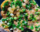 Hình bước làm 6 của món Cá basa kho tiêu ngào đường Phú Quốc ăn kèm bắp cải tím và cơm tím