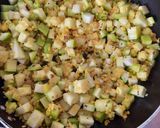 दुधीची मूग डाळ घालून केलेली भाजी (Dudhi Moong Dal Bhaji Recipe In Marathi) रेसिपी स्टेप 1 फोटो 