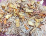Gambar langkah 5 resipi Bihun Goreng.