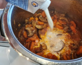 Foto del paso 10 de la receta: Albóndigas de pollo en salsa de zanahorias y champiñones