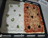 صورة لخطوة 9 من وصفة بيتزا ميكست بصلصتين