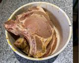 Foto del paso 1 de la receta: Chuletas de cerdo con puré