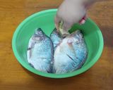 Foto langkah ke 1 dari resep Cobek Ikan Nila (Sambal Kencur Cabe Ijo).