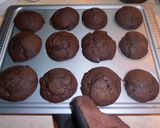 Φωτογραφία βήματος 17 της συνταγής Muffins διπλής σοκολάτας για...τριπλή απόλαυση!