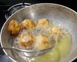 A picture of step 8 of Sabudana Vada.