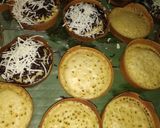 Foto langkah ke 8 dari resep Martabak Manis/ Martabak Mini/ Martabak Teflon.