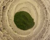 A picture of step 3 of Spinach cheese dosa with peanut chutney.
