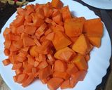 Foto del paso 1 de la receta: Crema de calabaza, zanahorias y castañas