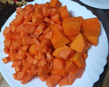 Foto del paso 1 de la receta: Crema de calabaza, zanahorias y castañas