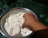A picture of step 2 of Amritsari aloo kulcha.