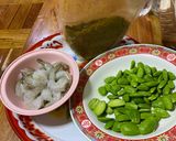 รูปขั้นตอนการทำที่ 1 ของ กุ้งผัดสะตอ